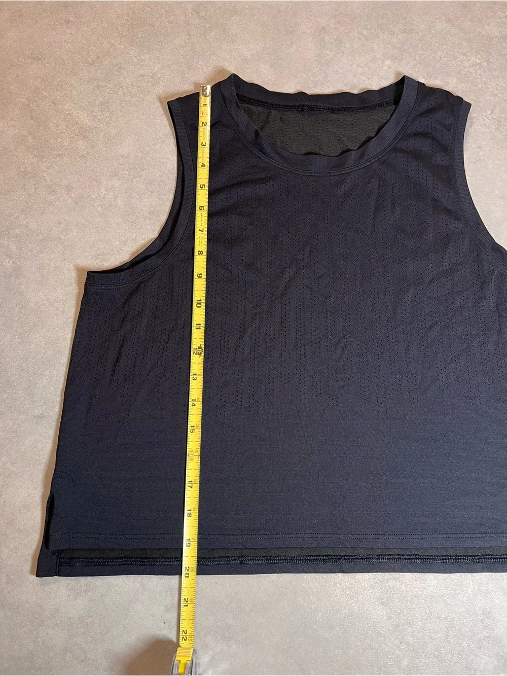 Lululemon Breeze black Lightweight Mesh Tank. Sz 10. Athletic - Picture 6 of 7